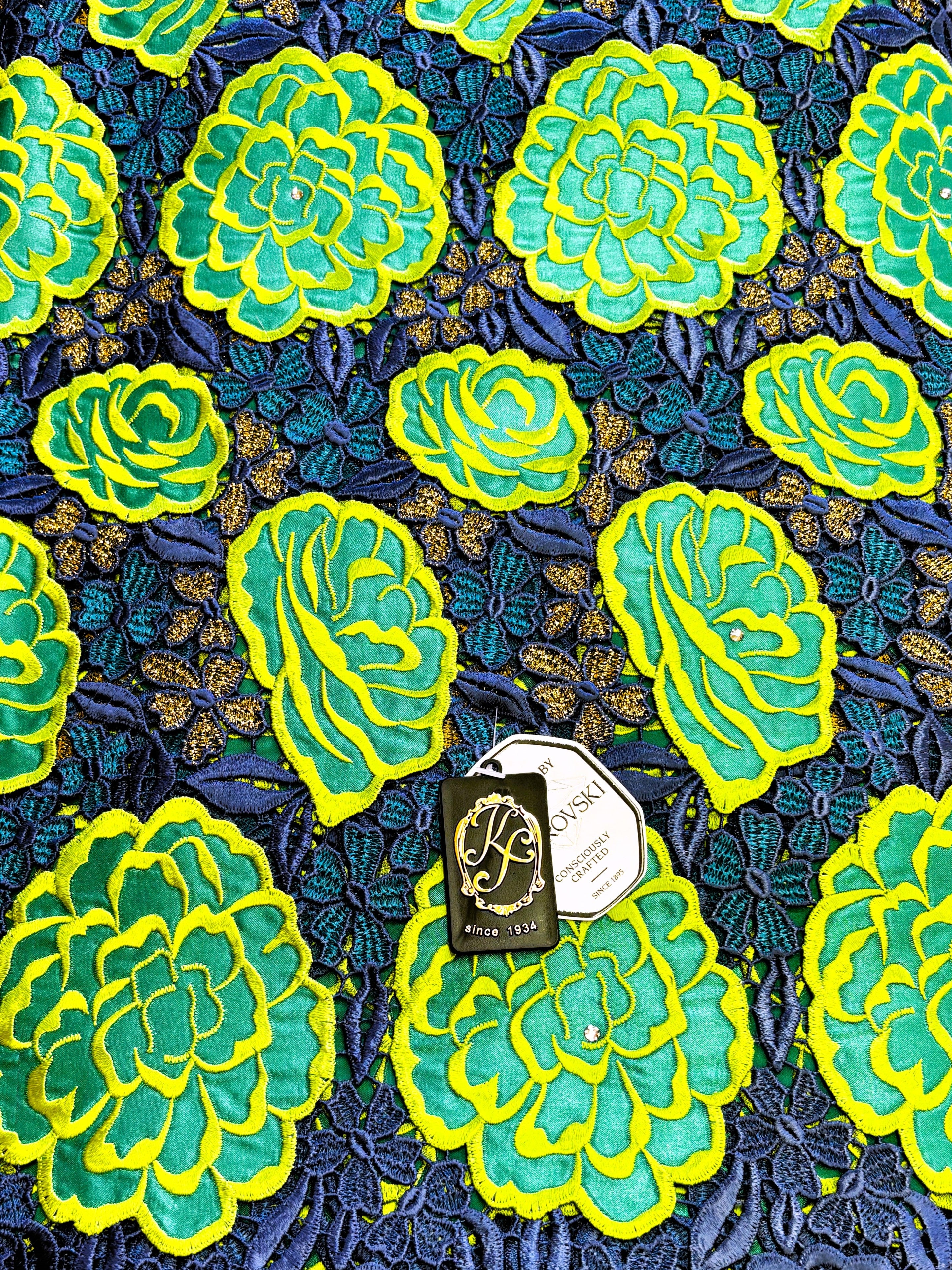 8019 Swiss Guipure Lace w/Applique & Swarovski