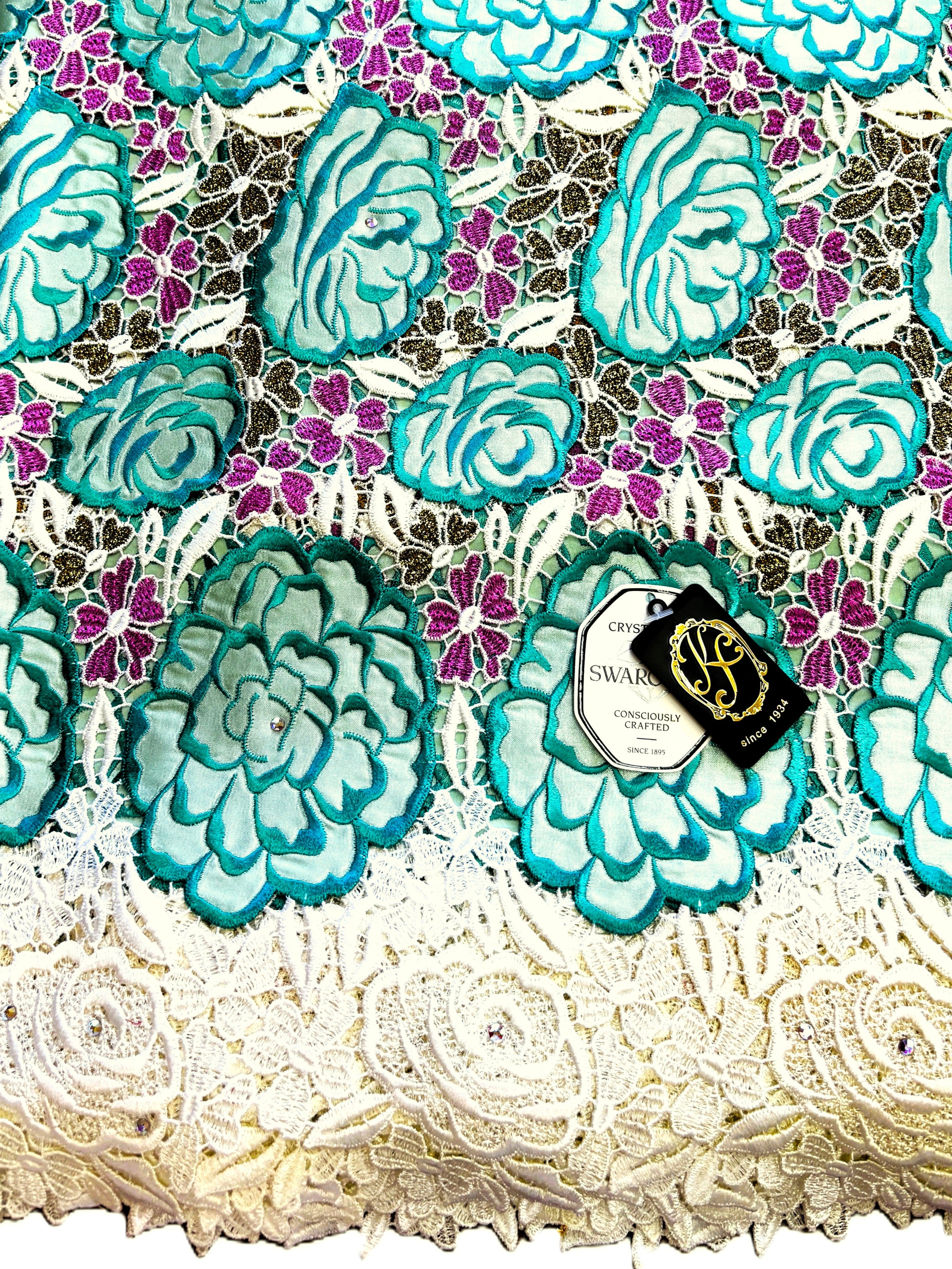 8019 Swiss Guipure Lace w/Applique & Swarovski