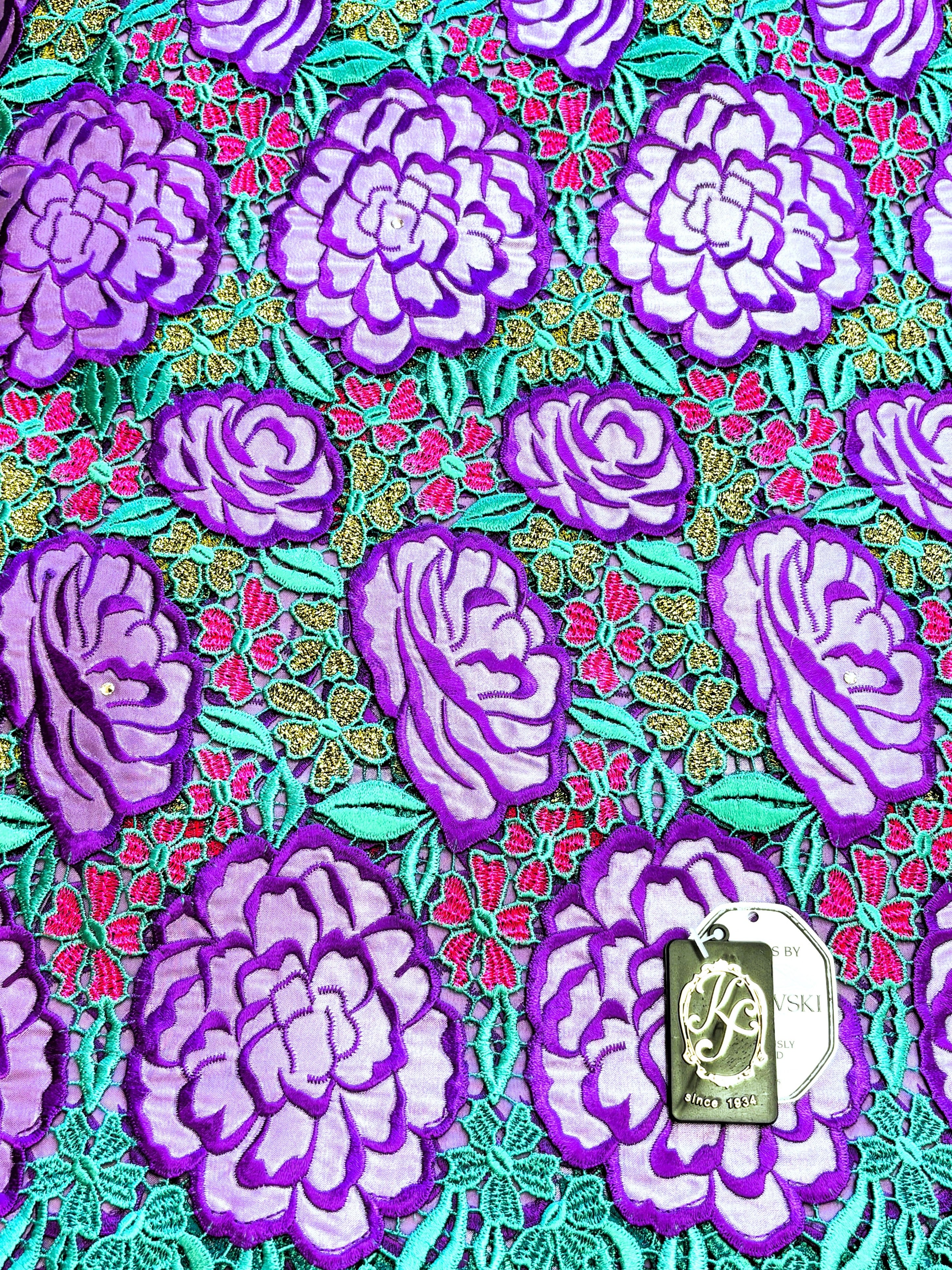 8019 Swiss Guipure Lace w/Applique & Swarovski