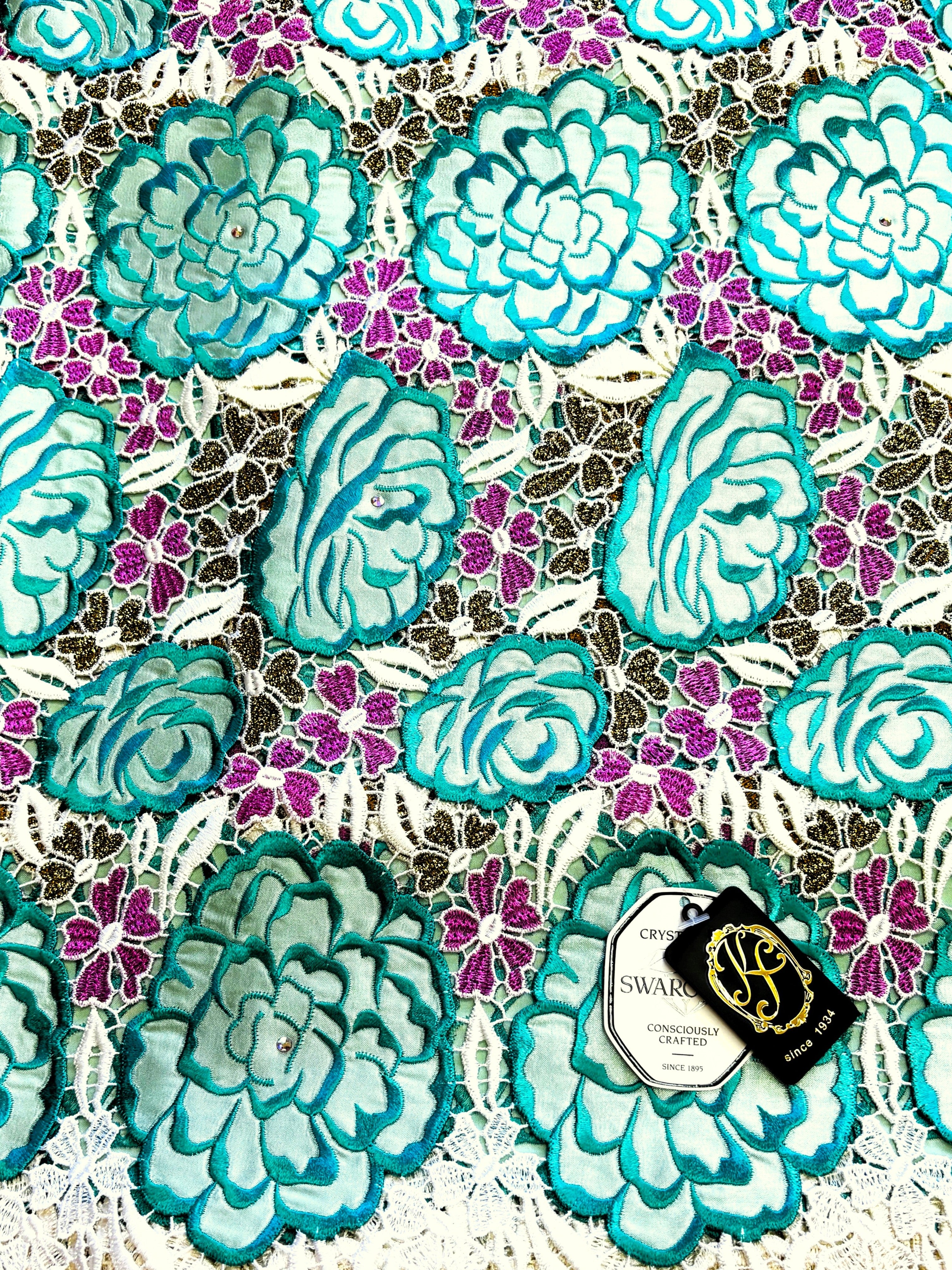 8019 Swiss Guipure Lace w/Applique & Swarovski